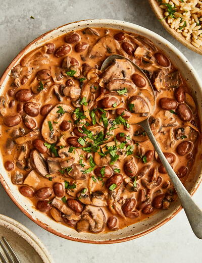 Stroganoff Beans with Mushrooms & Garlic Rice