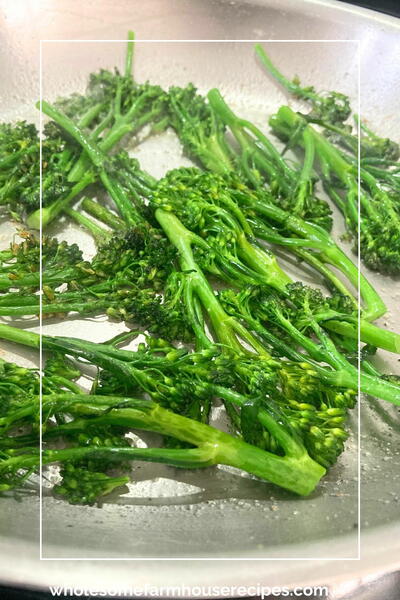 Sautéed Broccoli Rabe With Blue Cheese Dressing