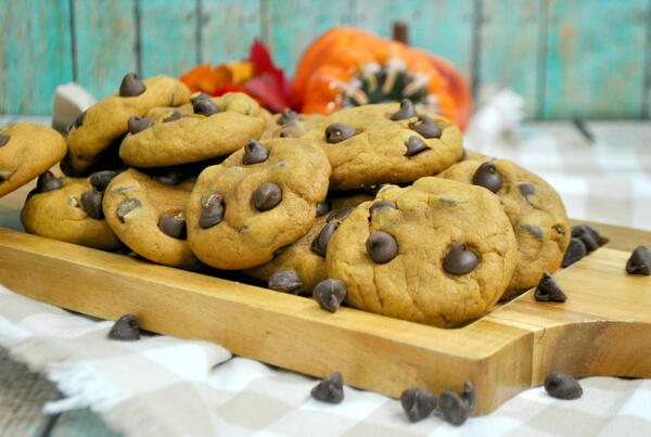 Pumpkin Spice Chocolate Chip Cookies