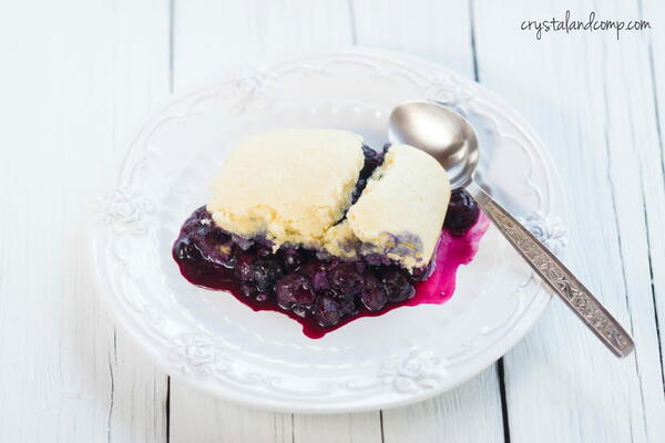 Slow Cooker Blueberry Cobbler