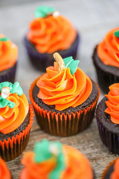 Cutest Decorated Pumpkin Patch Chocolate Cupcakes