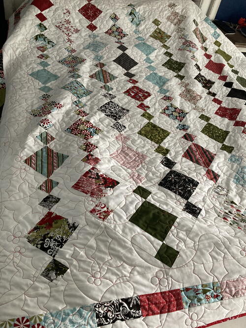 Christmas Colors Chandelier Quilt Easy Pattern