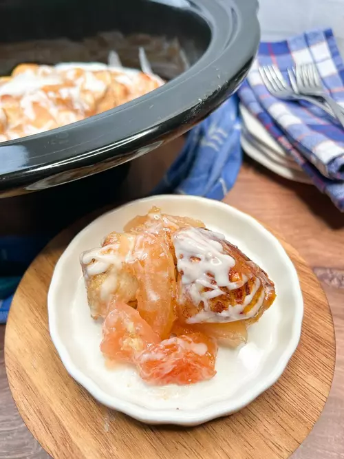 Slow Cooker Cinnamon Rolls With Apple Pie Filling