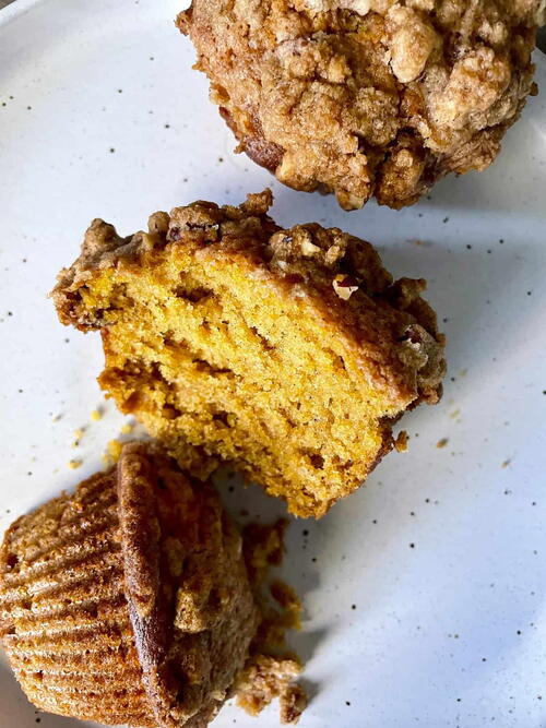 Spiced Pumpkin Muffins With Pecan Crumb Topping