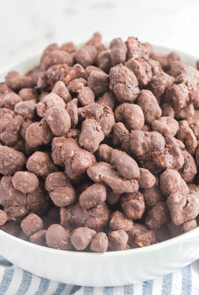 Reindeer Poop (chocolate Snack Mix Recipe)