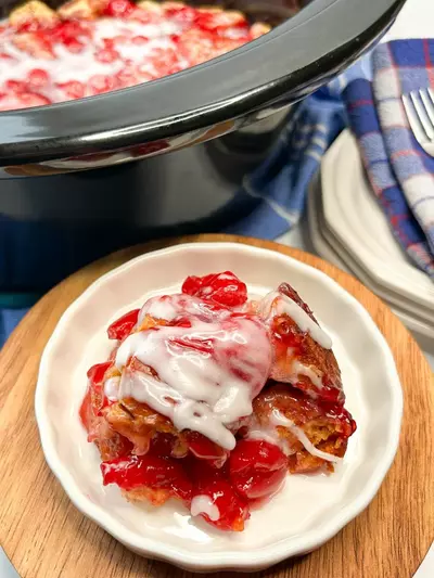 Cinnamon Rolls With Cherry Pie Filling