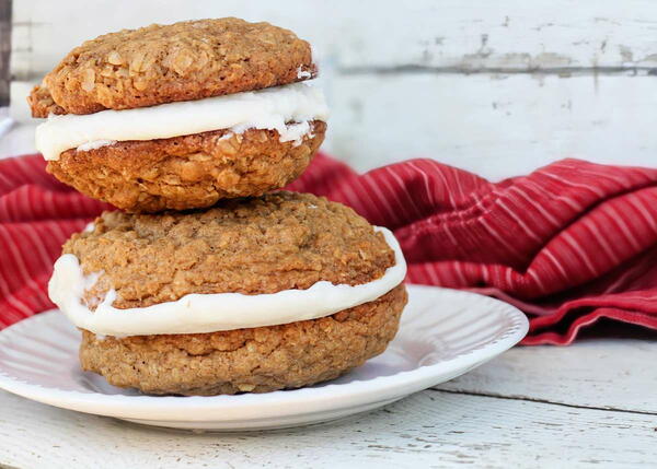 Homemade Oatmeal Cream Pies Recipe