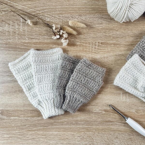 Linked Stitch Wrist Warmers