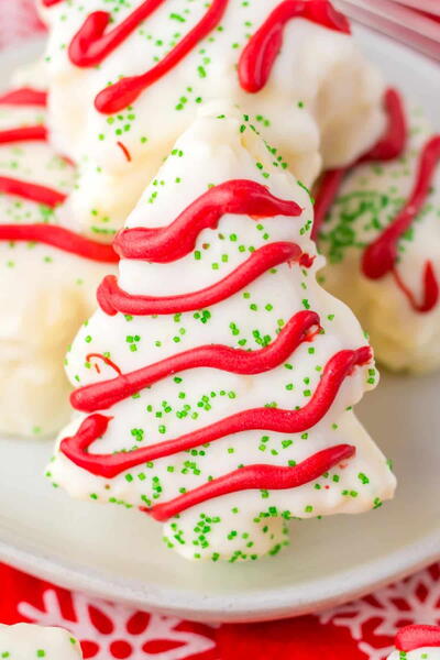 Copycat Little Debbie Christmas Tree Cakes