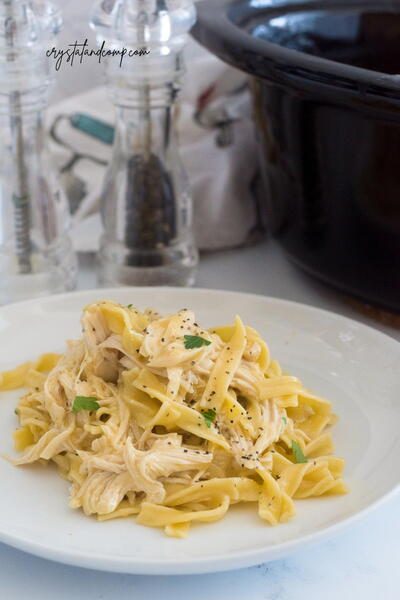 Slow Cooker Chicken And Noodles