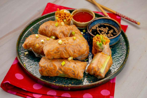 Spicy Noodle Spring Rolls