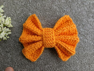 Knit Ribbed Decor Bow