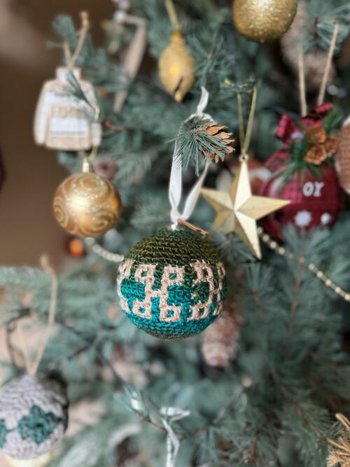 Yuletide Mosaic Baubles