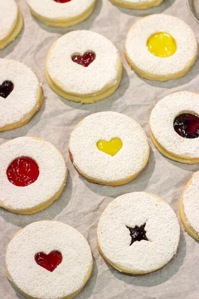 Linzer Cookies