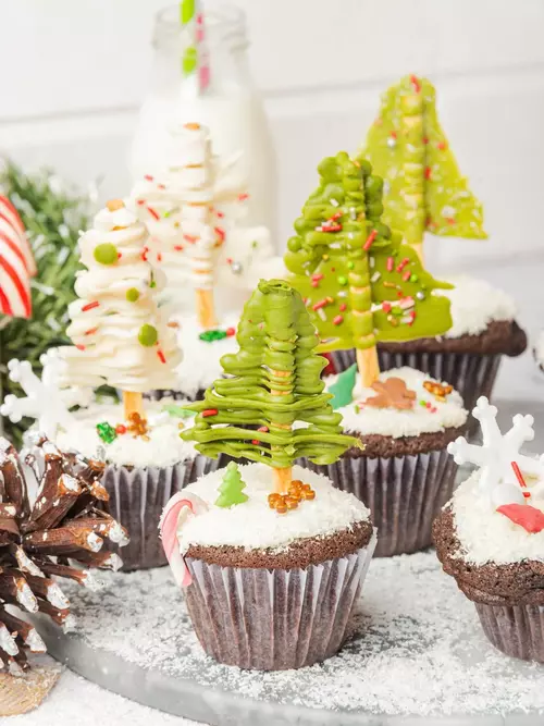 Chocolate Christmas Cupcakes With Christmas Trees