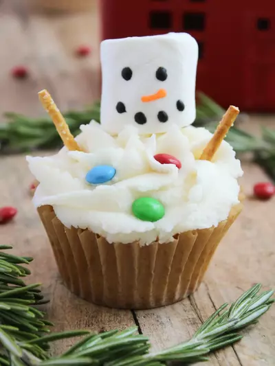 Melting Snowman Cupcakes With Marshmallows