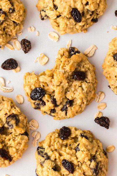 Soft And Chewy Oatmeal Raisin Cookies