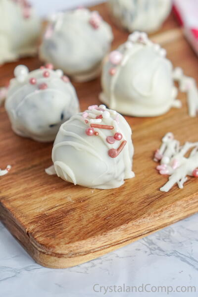 Valentine Oreo Cookie Balls