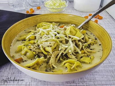 Slow Cooker Chicken Tortellini Soup