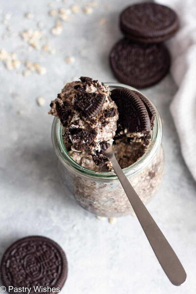 Easy Oreo Overnight Oats