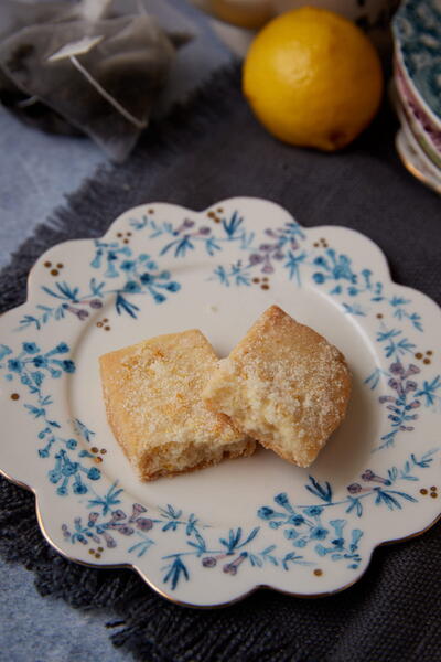 Lemon Shortbread Cookies