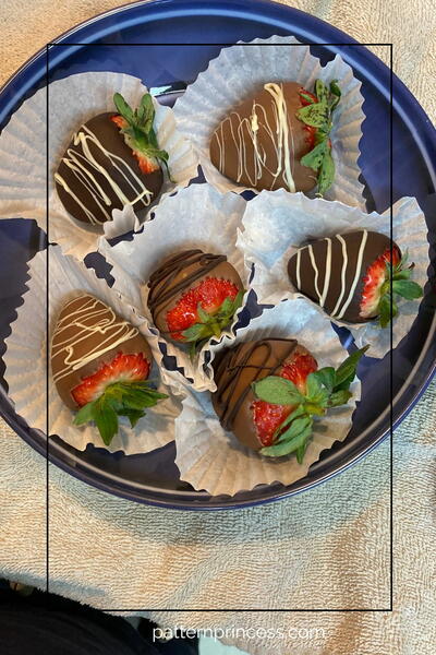 How To Make Irresistible Chocolate Covered Strawberries