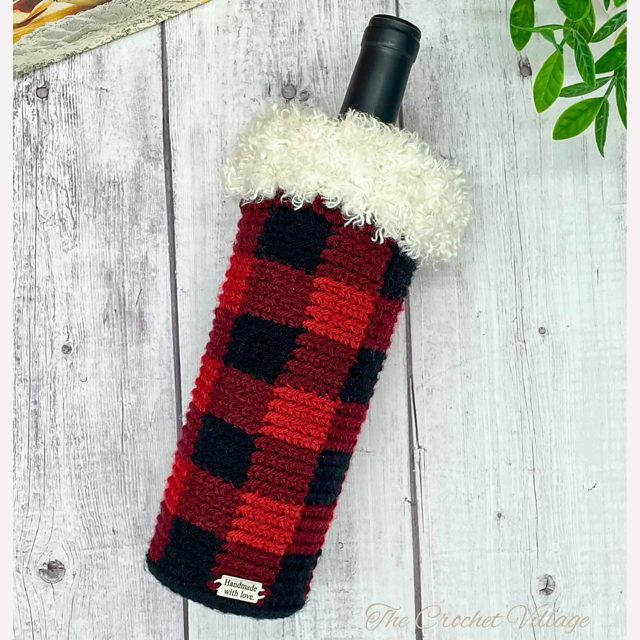 Noel Wine Cozy