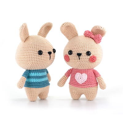 George And Emily The Bunnies - Free Amigurumi Crochet Pattern