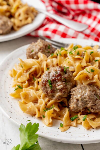 One Pot Swedish Meatballs And Noodles