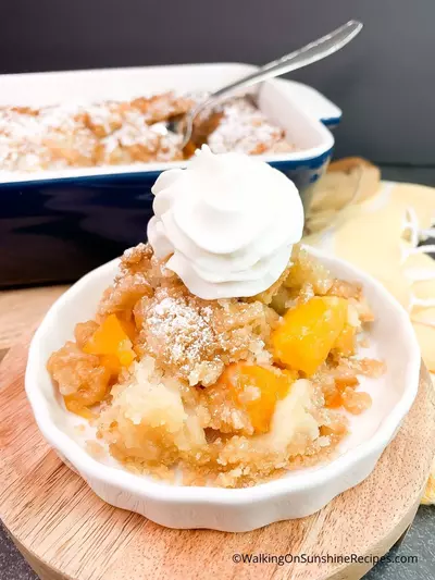 Peach Cobbler With Brown Sugar Crumble