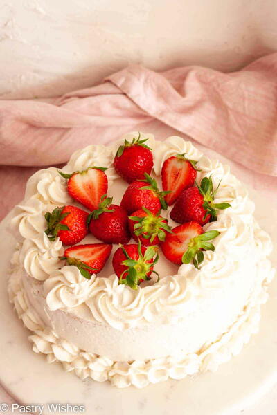 Easy Strawberry Whipped Cream Cake! 