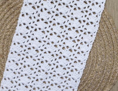 Easy Vintage Crochet Table Runner