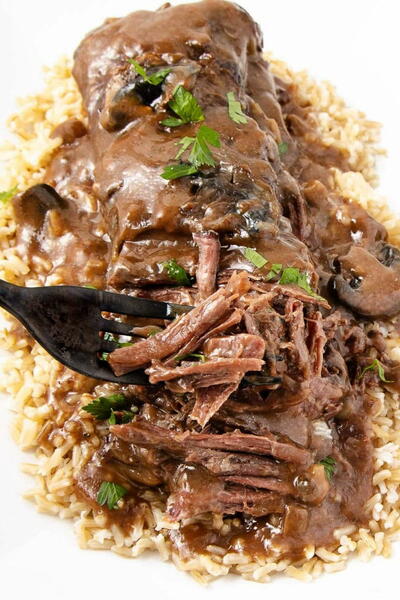 Smothered Beef Skirt Steak Slow Cooker