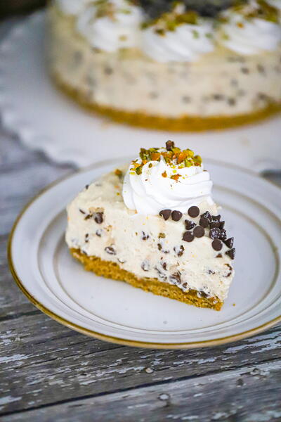 No Bake Cannoli Cheesecake
