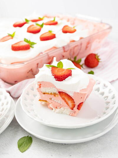 No-bake Strawberry Angel Food Cake