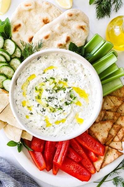 Homemade Tzatziki Sauce (10 Minutes!)