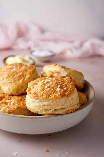 Tender And Flaky 7-up Biscuits With Sour Cream