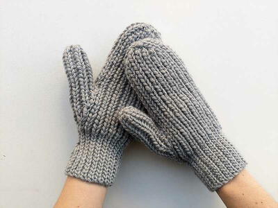 Woman Flat Mittens