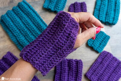 Iv Cover Or Fingerless Gloves
