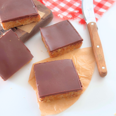 4 Ingredient Peanut Butter Oat Bars (no-bake)