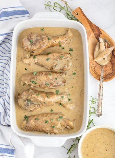 Smothered Slow Cooker Turkey Wings