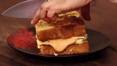 Scramble Egg Sandwich