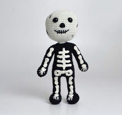 Glow-in-the-dark Skeleton Amigurumi: A Spooky Crochet Pattern