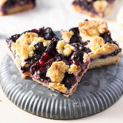 Gluten Free Blueberry Crumble Bars