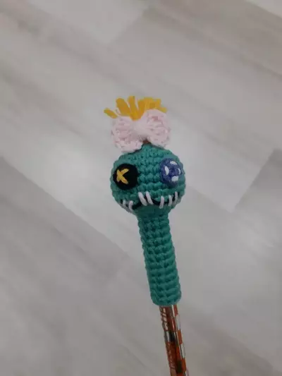 Scrump & Voovoo Crochet Pencil Topper Pattern