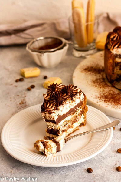 Easy Chocolate Tiramisu Cake