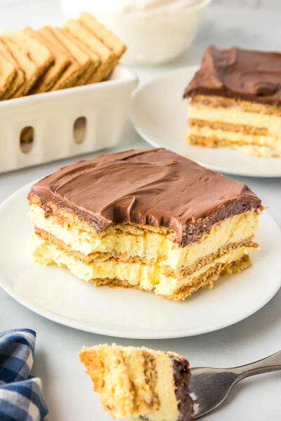No Bake Chocolate Eclair Cake (icebox Cake)
