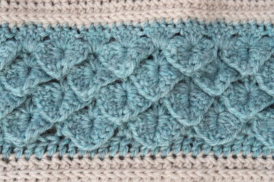 Plume Scales Crochet Blanket Stripe Pattern