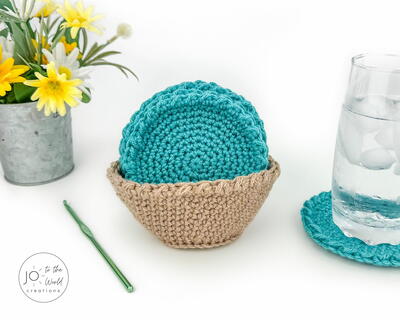 Simple Coaster Set & Holder - Free Crochet Pattern