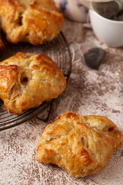 Breakfast Puff Pastry Pockets (with Sausage, Egg & Apple)
